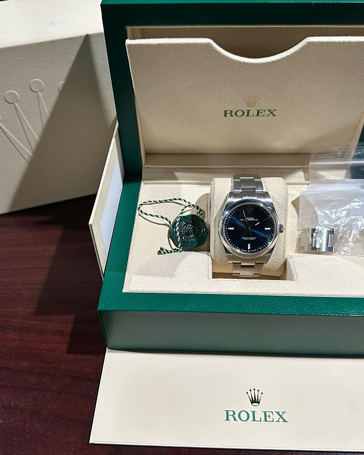 Rolex 114300