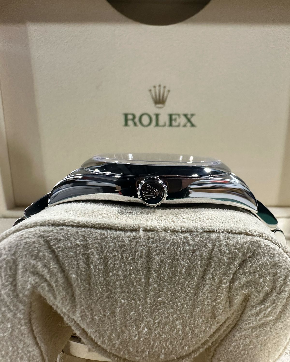 Rolex 114300