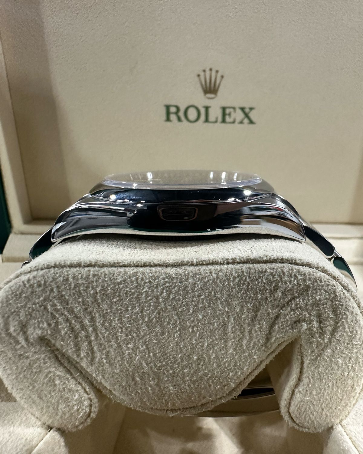Rolex 114300