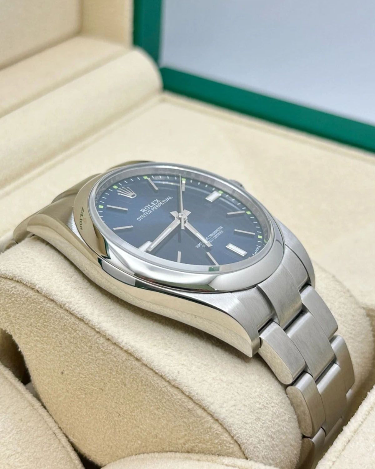 Rolex 114300