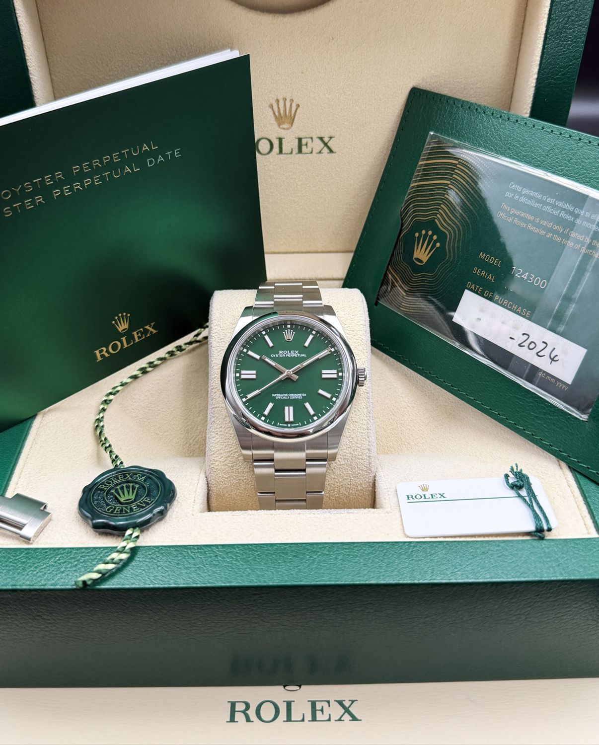 Rolex 124300