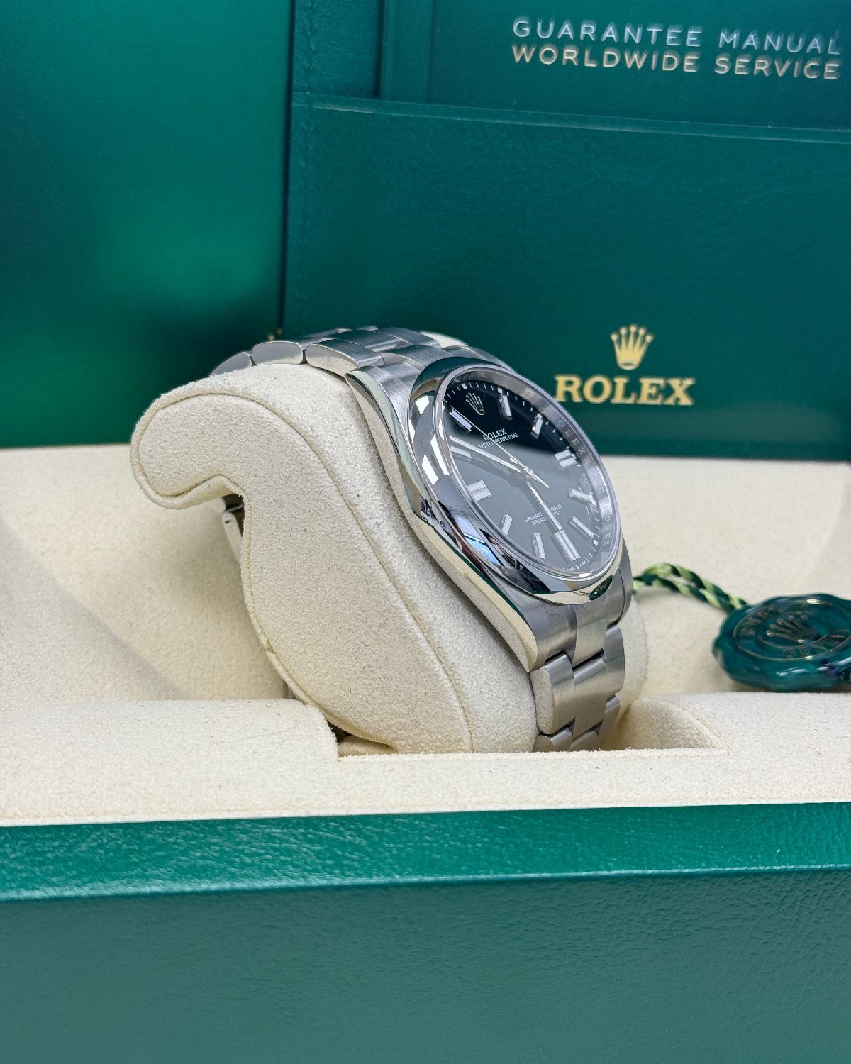 Rolex 124300