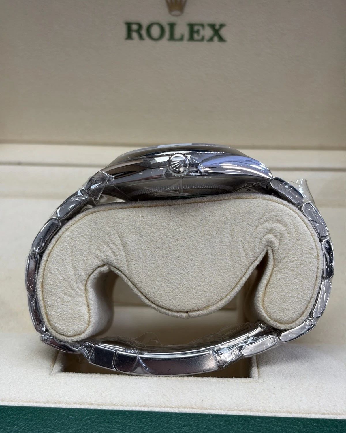 Rolex 124300